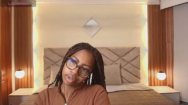 Snapshot of Raquel_jones chatting on 05-02-26, 11:59 Raquel jones online show from 05-02-26, 11:59