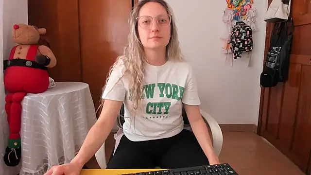 Adele johnsonn1 online show from 03-25-26, 04:06