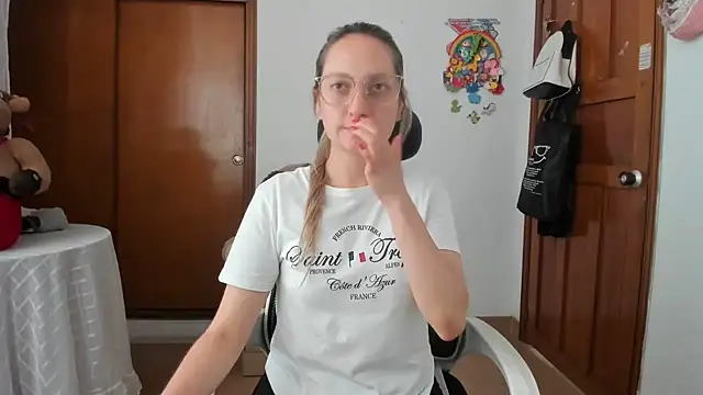 Adele johnsonn1 online show from 06-12-26, 02:48