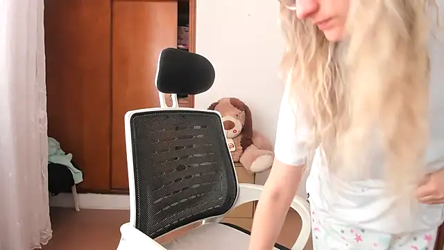 Adele johnsonn1 online show from 10-02-25, 03:48