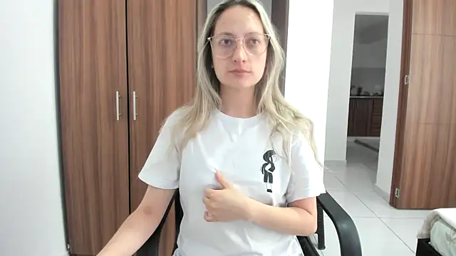 Adele johnsonn1 online show from 09-11-25, 04:40