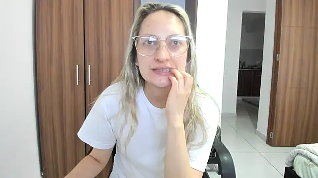 Adele johnsonn1 online show from 09-10-25, 04:28