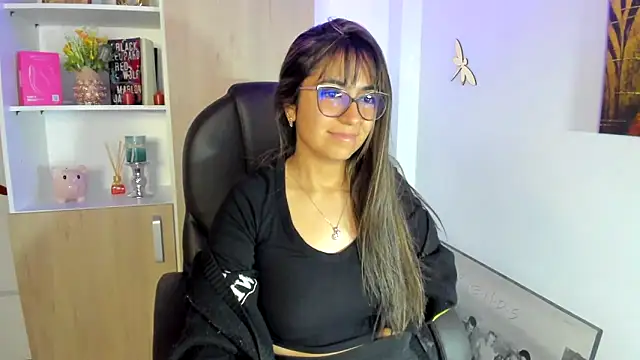 Isabellaa22 1 online show from 02-21-25, 01:44