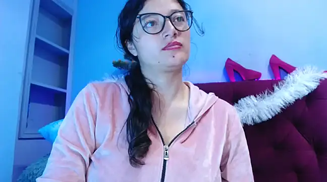 lunazulsj online show from 01-15-25, 05:37