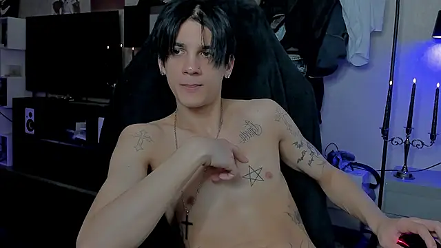 Snapshot of MarkBrowniii chatting on 06-04-26, 01:16 MarkBrowniii online show from 06-04-26, 01:16