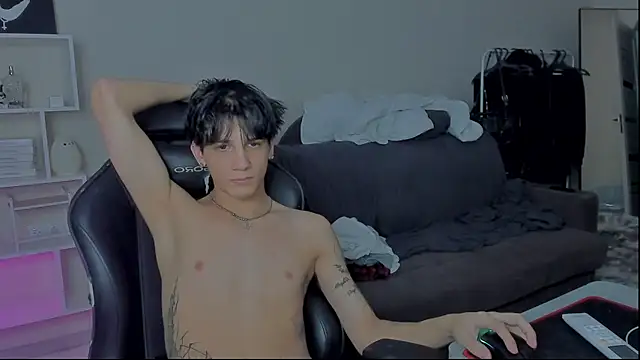 Snapshot of MarkBrowniii chatting on 12-01-24, 10:59 MarkBrowniii online show from 12-01-24, 10:59