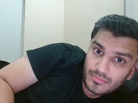 Snapshot of robintoit chatting on 06-25-26, 06:13 robintoit online show from 06-25-26, 06:13