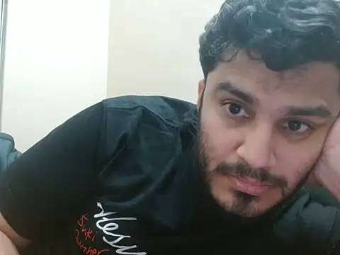 Snapshot of robintoit chatting on 06-19-26, 05:52 robintoit online show from 06-19-26, 05:52