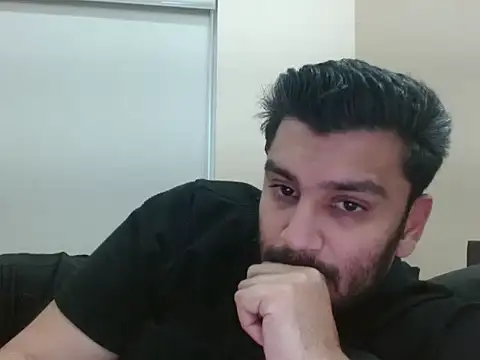 Snapshot of robintoit chatting on 05-14-26, 02:52 robintoit online show from 05-14-26, 02:52