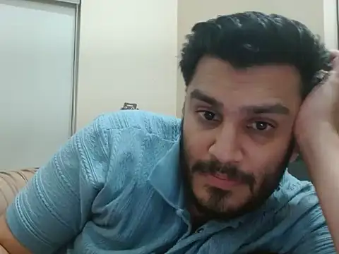 Snapshot of robintoit chatting on 05-22-26, 07:34 robintoit online show from 05-22-26, 07:34