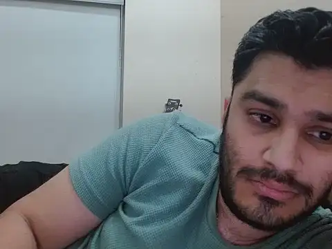Snapshot of robintoit chatting on 05-09-26, 08:12 robintoit online show from 05-09-26, 08:12
