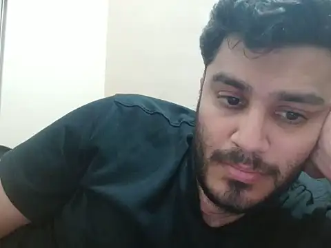 Snapshot of robintoit chatting on 06-18-26, 05:29 robintoit online show from 06-18-26, 05:29