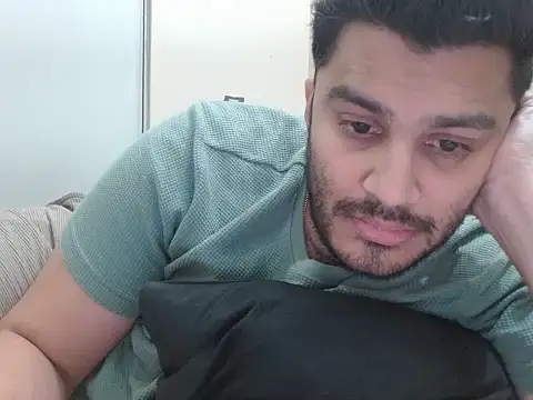Snapshot of robintoit chatting on 05-03-26, 08:45 robintoit online show from 05-03-26, 08:45