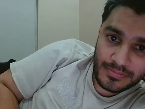 Snapshot of robintoit chatting on 06-30-26, 06:19 robintoit online show from 06-30-26, 06:19