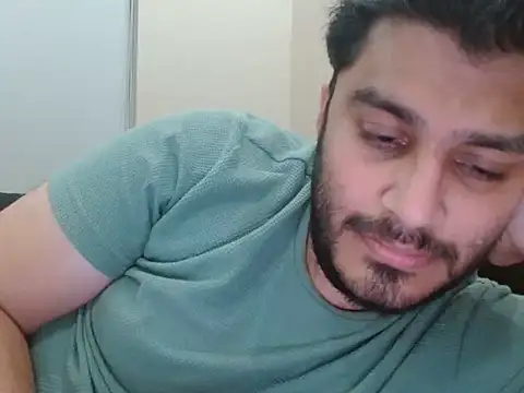 Snapshot of robintoit chatting on 07-12-26, 02:07 robintoit online show from 07-12-26, 02:07