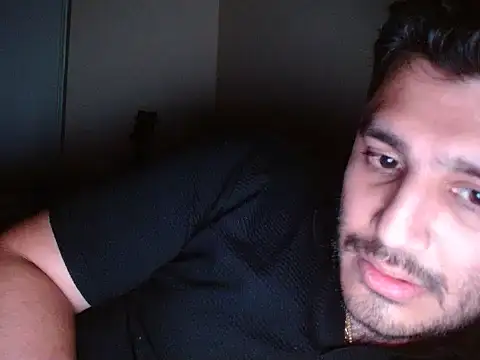Snapshot of robintoit chatting on 04-26-26, 11:46 robintoit online show from 04-26-26, 11:46