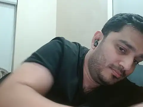 Snapshot of robintoit chatting on 06-23-26, 05:55 robintoit online show from 06-23-26, 05:55