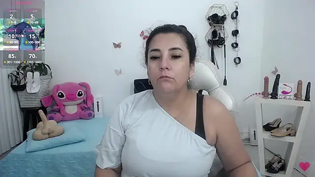 mom hot   online show from 06-19-26, 12:55