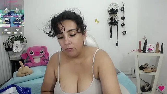 mom hot   online show from 06-14-26, 04:41