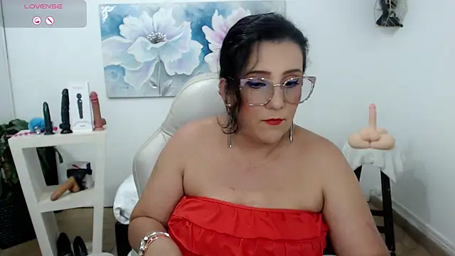 mom hot   online show from 03-09-25, 12:21