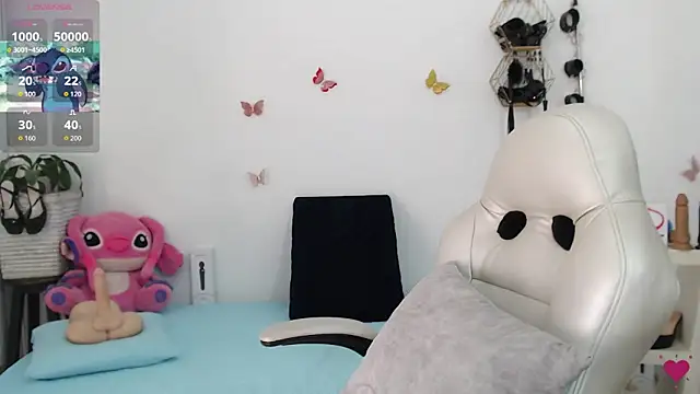 Snapshot of mom_hot__ chatting on 05-20-26, 08:39 mom hot online show from 05-20-26, 08:39