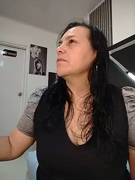 Natasha milf   online show from 06-17-26, 05:12
