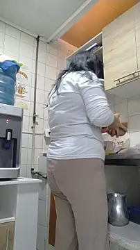 Natasha milf   online show from 06-27-26, 04:02