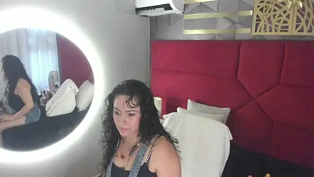 Snapshot of hanny_milf chatting on 04-19-26, 11:11 hanny milf online show from 04-19-26, 11:11