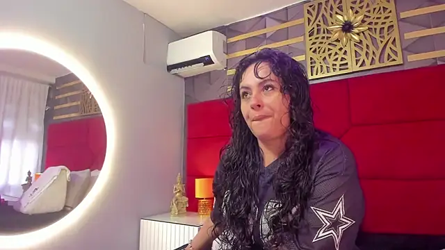 Snapshot of hanny_milf chatting on 06-10-26, 11:55 hanny milf online show from 06-10-26, 11:55