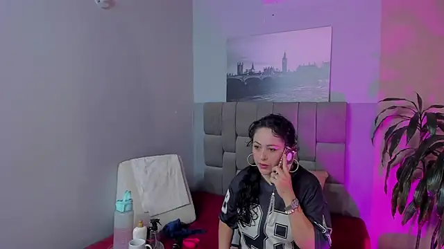 Snapshot of hanny_milf chatting on 07-18-26, 11:41 hanny milf online show from 07-18-26, 11:41