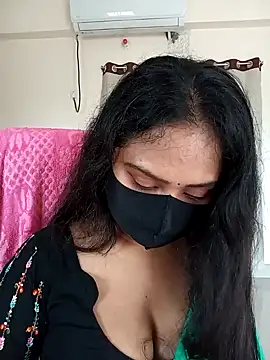 Snapshot of Idhika_Paul chatting on 06-18-26, 08:35 Idhika Paul online show from 06-18-26, 08:35
