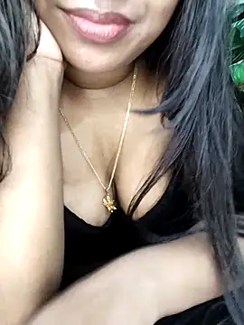 Idhika Paul online show from 12-21-25, 10:43