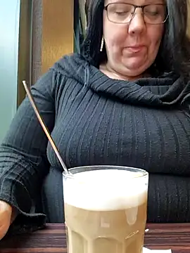 Snapshot of Black_Angel24 chatting on 02-05-25, 10:41 Black Angel24 online show from 02-05-25, 10:41