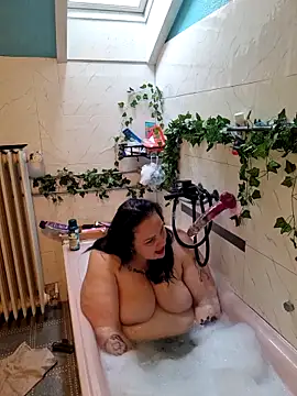 Snapshot of Black_Angel24 chatting on 09-13-25, 11:43 Black Angel24 online show from 09-13-25, 11:43