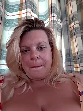 Snapshot of pinkieMilfPUSY chatting on 07-26-26, 11:39 pinkieMilfPUSY online show from 07-26-26, 11:39