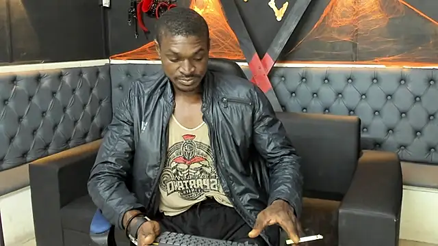 Snapshot of Terrance_z chatting on 10-19-25, 08:44 Terrance z online show from 10-19-25, 08:44