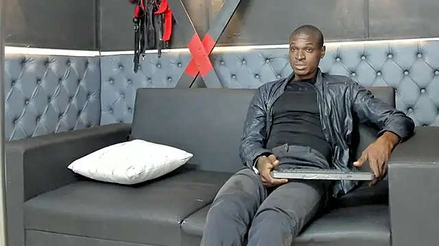 Snapshot of Terrance_z chatting on 10-01-25, 08:13 Terrance z online show from 10-01-25, 08:13