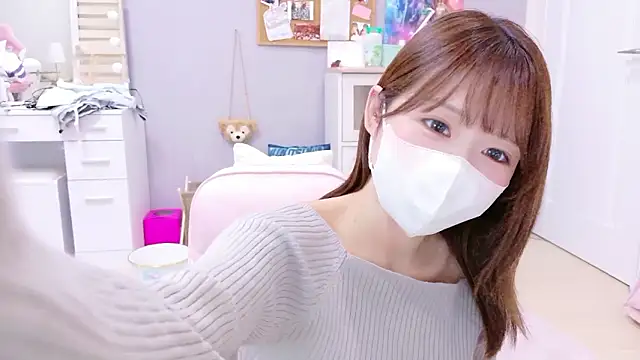 Snapshot of Yui-Ch chatting on 09-23-25, 12:12 Yui-Ch online show from 09-23-25, 12:12