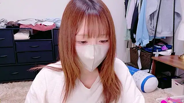 Snapshot of Yui-Ch chatting on 04-30-26, 01:40 Yui-Ch online show from 04-30-26, 01:40