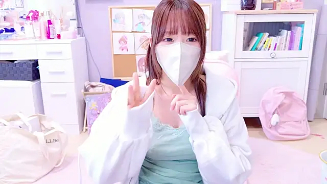 Snapshot of Yui-Ch chatting on 01-23-25, 10:44 Yui-Ch online show from 01-23-25, 10:44