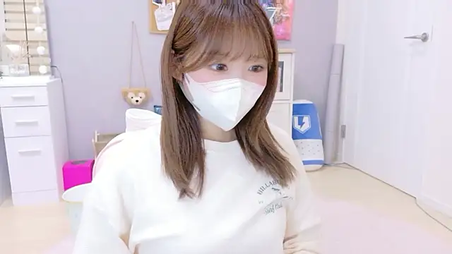 Snapshot of Yui-Ch chatting on 10-06-25, 01:12 Yui-Ch online show from 10-06-25, 01:12
