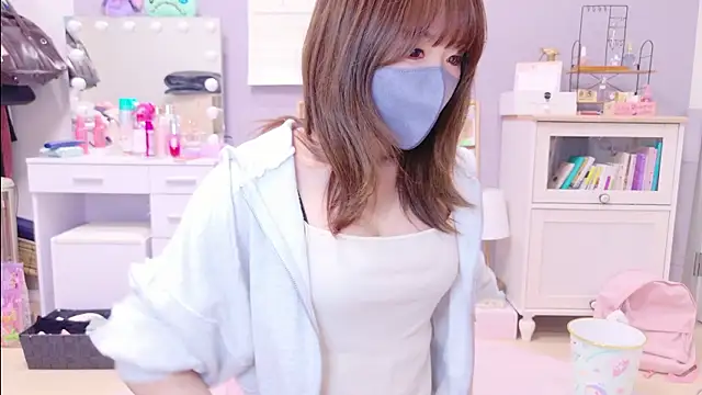 Snapshot of Yui-Ch chatting on 02-16-25, 12:10 Yui-Ch online show from 02-16-25, 12:10