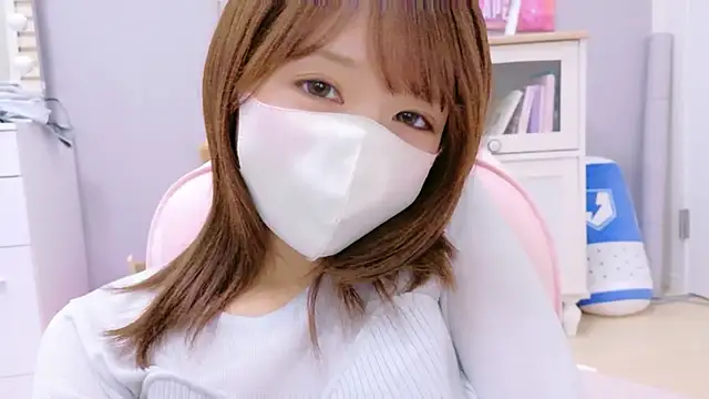 Snapshot of Yui-Ch chatting on 09-24-25, 12:22 Yui-Ch online show from 09-24-25, 12:22