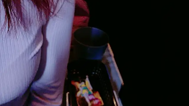 Snapshot of Yui-Ch chatting on 05-06-26, 01:04 Yui-Ch online show from 05-06-26, 01:04