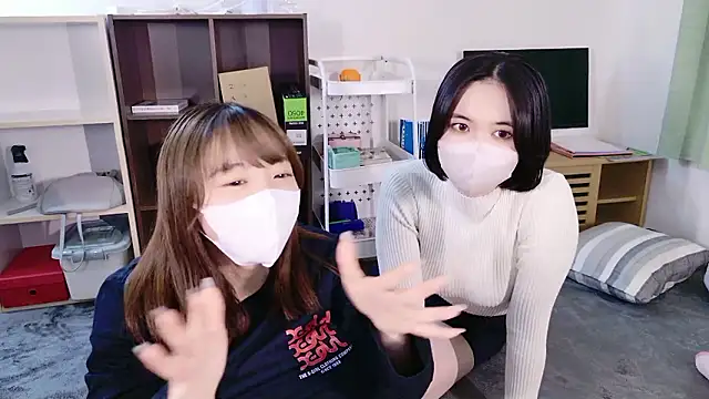 Snapshot of honopisu_jp chatting on 10-24-25, 12:48 honopisu jp online show from 10-24-25, 12:48