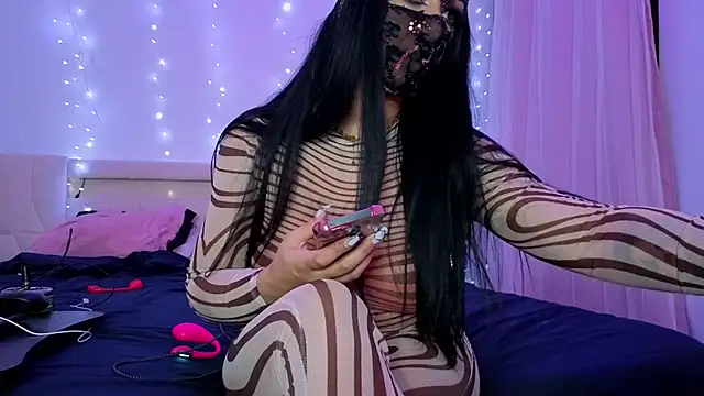 kamila french online show from 04-12-26, 08:01