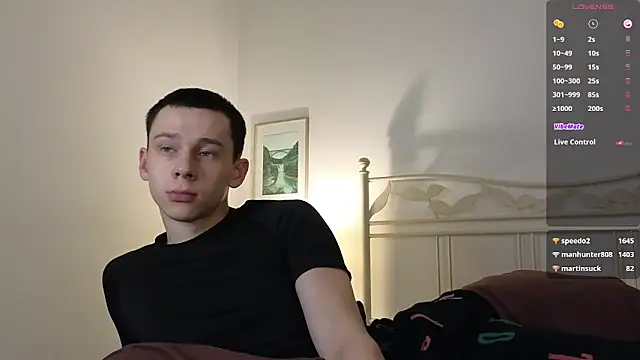 Snapshot of R1mmo__ chatting on 12-20-24, 03:21 R1mmo online show from 12-20-24, 03:21