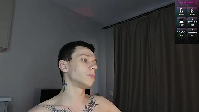 Snapshot of R1mmo__ chatting on 11-04-25, 12:53 R1mmo online show from 11-04-25, 12:53