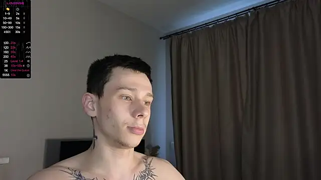 Snapshot of R1mmo__ chatting on 10-29-25, 08:35 R1mmo online show from 10-29-25, 08:35