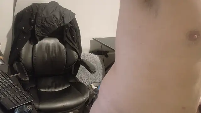 Armyexhibitionistvet online show from 12-22-25, 08:03